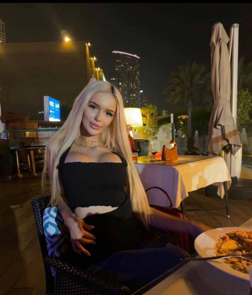 Эскортница