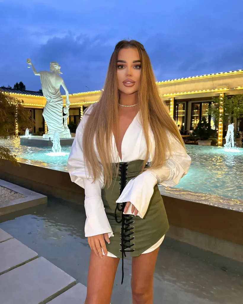 Девушка эскорт