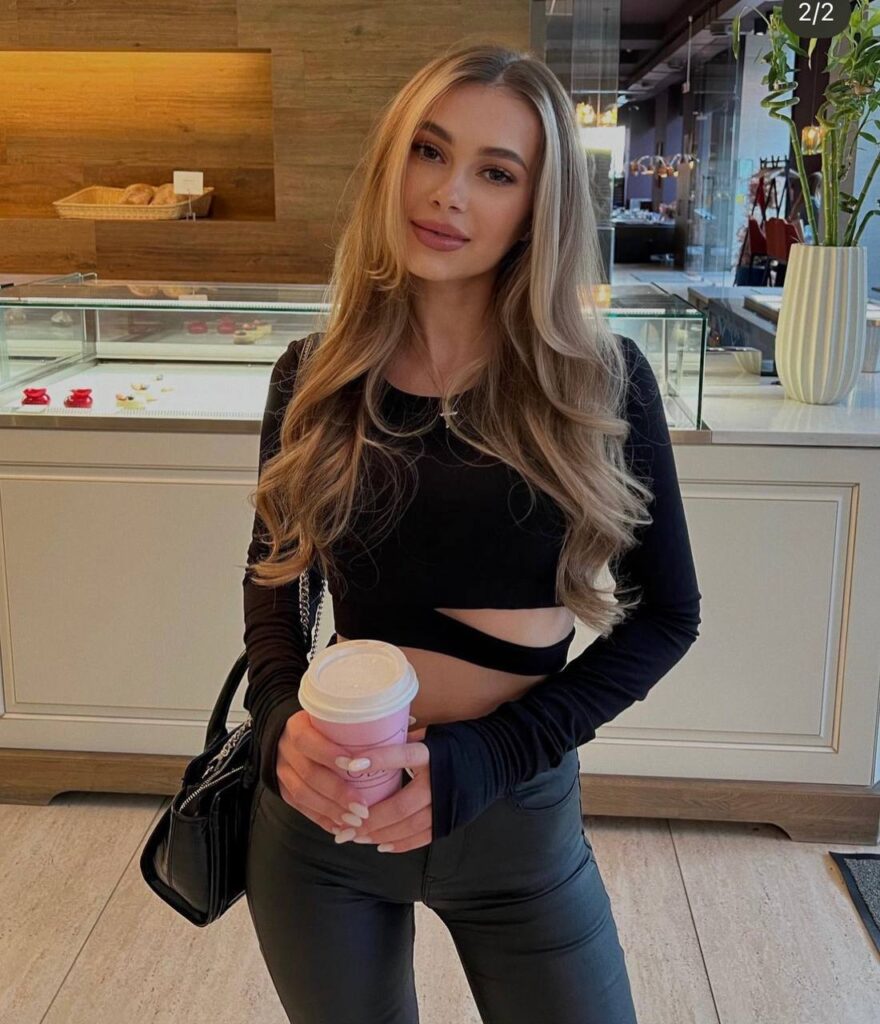 Девушка эскорт